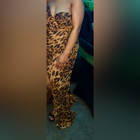 LOVE & LEMONADE Deep V Neck Cross Leopard Print Slim Long Dress size medium nwt - Picture 11 of 12